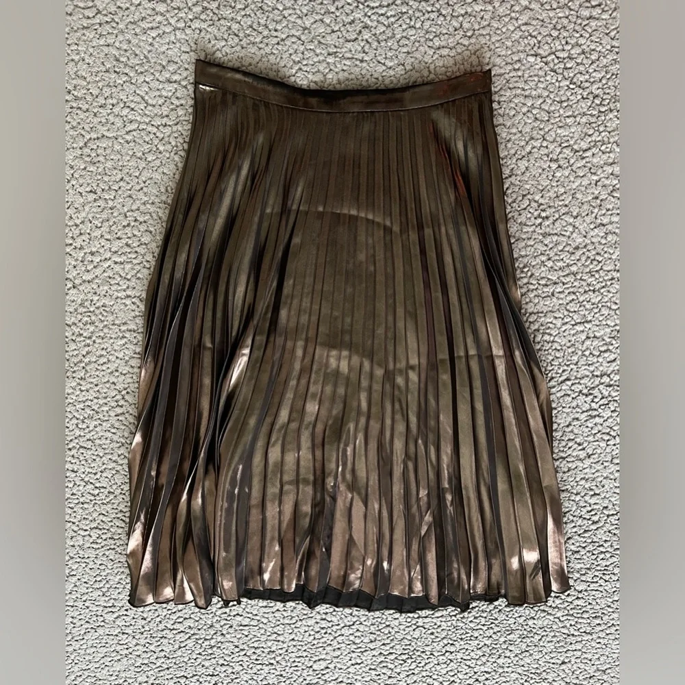 Women’s ASTR the Label Celeste Pleated Flowy Midi Skirt Boho Metallic Bronze L